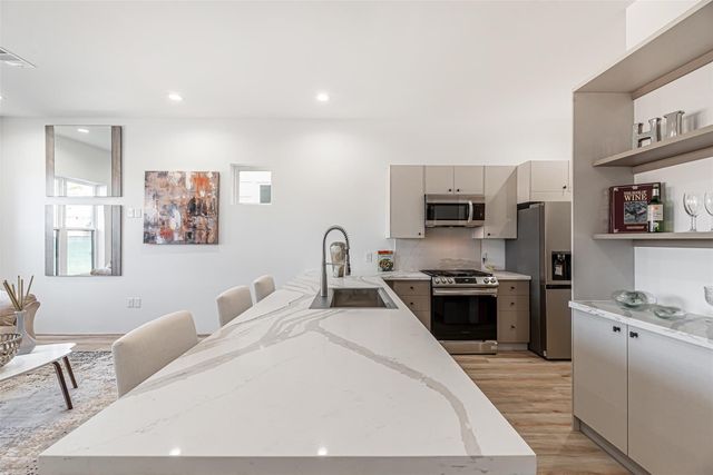 15000 S Richmond Avenue 5, Houston, TX 77082