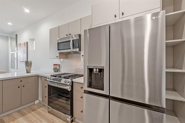15000 S Richmond Avenue 5, Houston, TX 77082