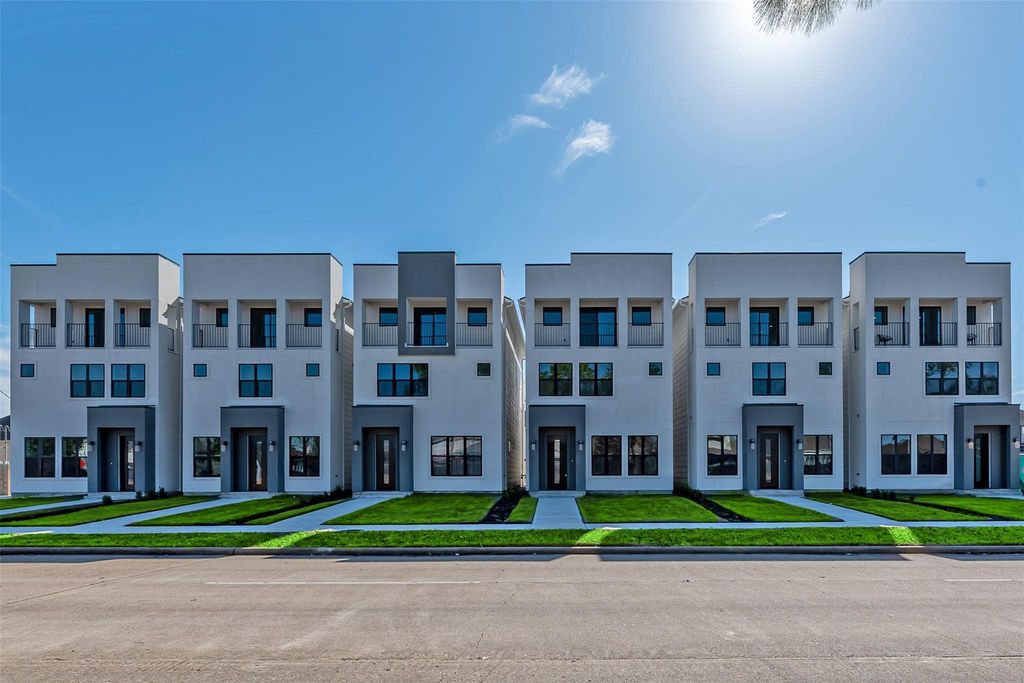 15000 S Richmond Avenue 5, Houston, TX 77082