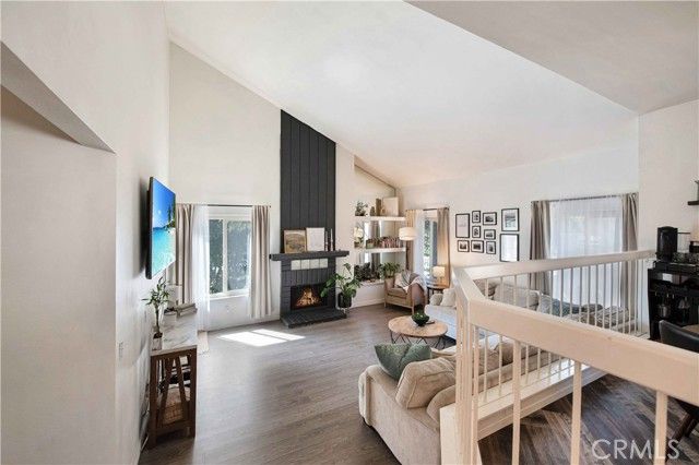 3168 Darby Street 208, Simi Valley, CA 93063