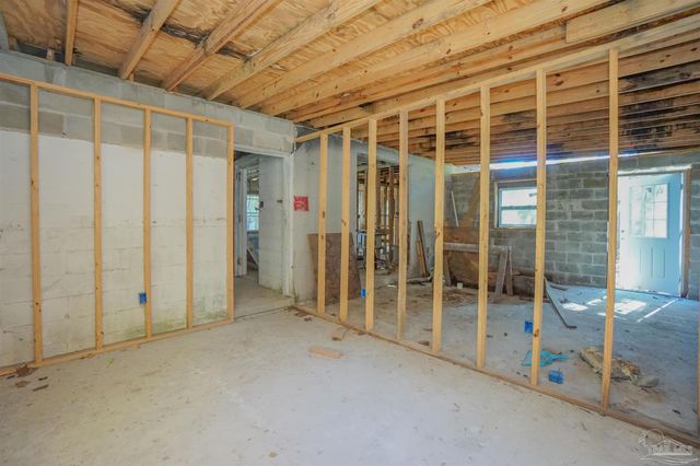 8 Union Ct, Pensacola, FL 32506