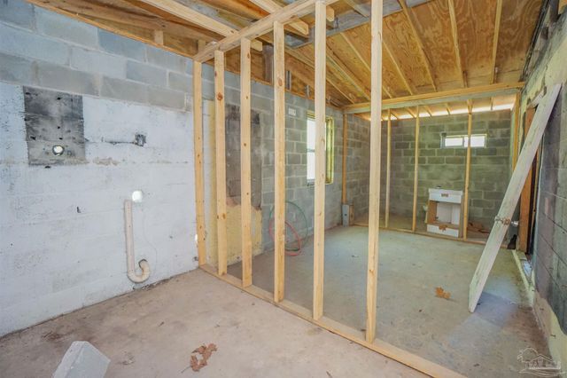 8 Union Ct, Pensacola, FL 32506