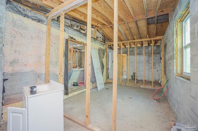 8 Union Ct, Pensacola, FL 32506