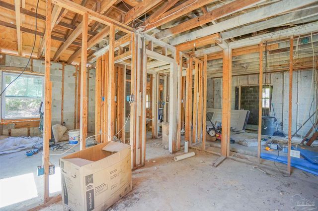 8 Union Ct, Pensacola, FL 32506