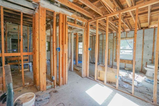 8 Union Ct, Pensacola, FL 32506