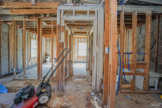 8 Union Ct, Pensacola, FL 32506