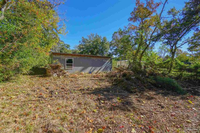 8 Union Ct, Pensacola, FL 32506