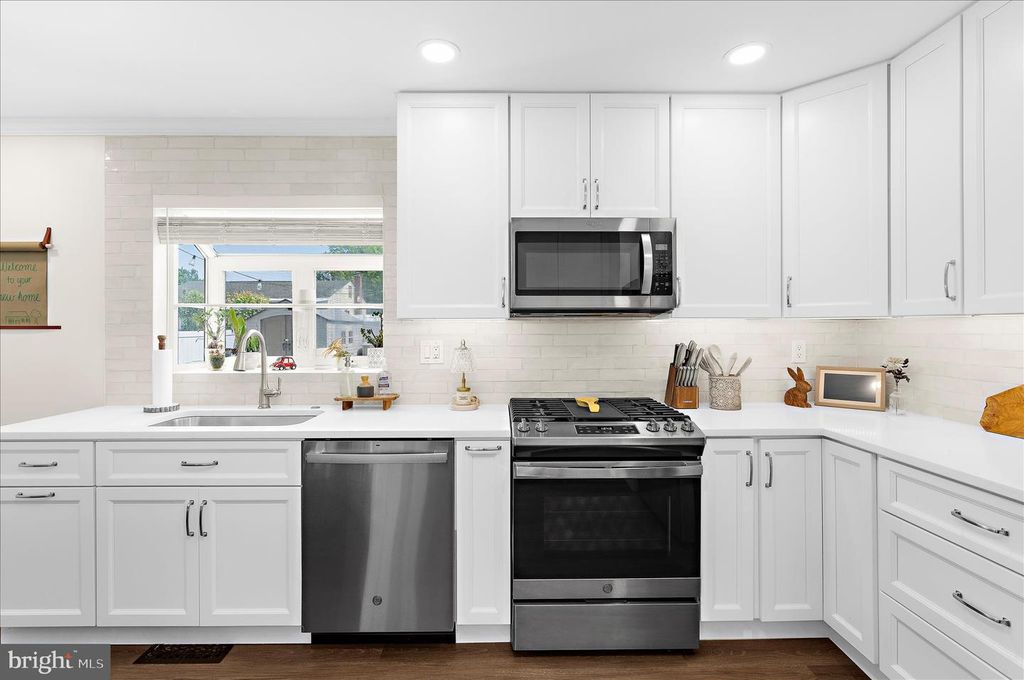 Image 16 of property listing at 3 BELVEDERE AVE, Glen Burnie, MD 21061