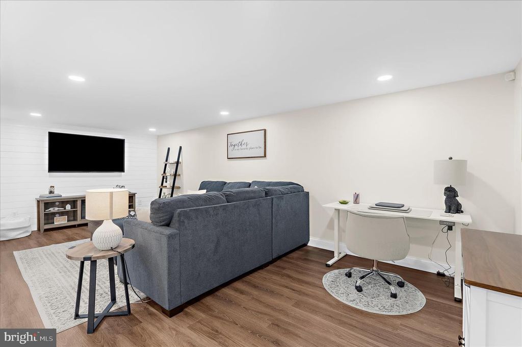 Image 27 of property listing at 3 BELVEDERE AVE, Glen Burnie, MD 21061