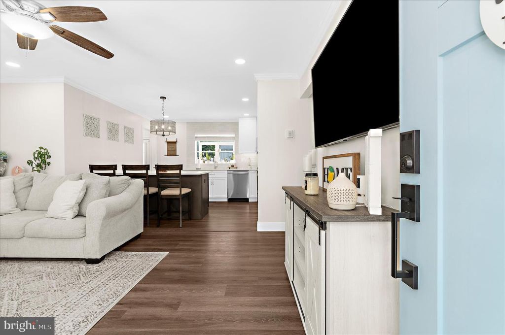 Image 8 of property listing at 3 BELVEDERE AVE, Glen Burnie, MD 21061