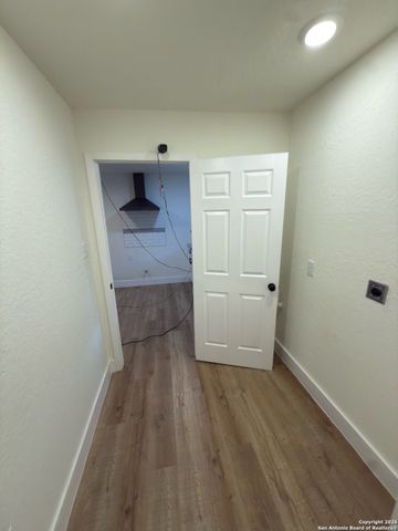 117 riverdale, San Antonio, TX 78228