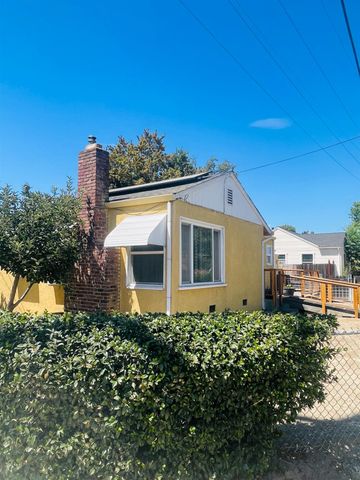 1204 Freeman St, Marysville, CA 95901