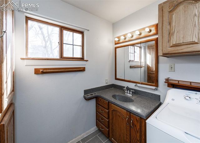 2824 W Pikes Peak Avenue, Colorado Springs, CO 80904