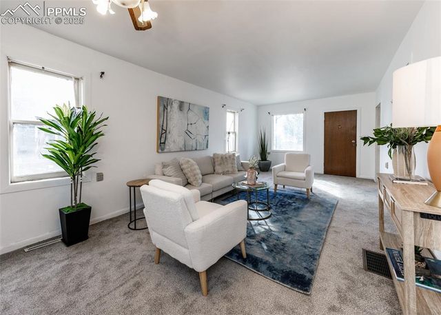 2824 W Pikes Peak Avenue, Colorado Springs, CO 80904