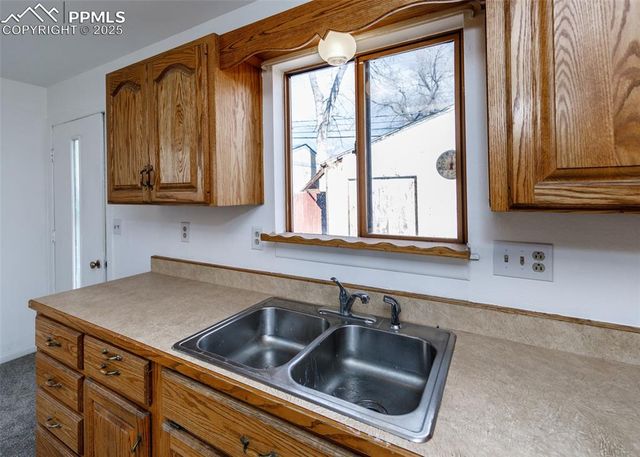 2824 W Pikes Peak Avenue, Colorado Springs, CO 80904