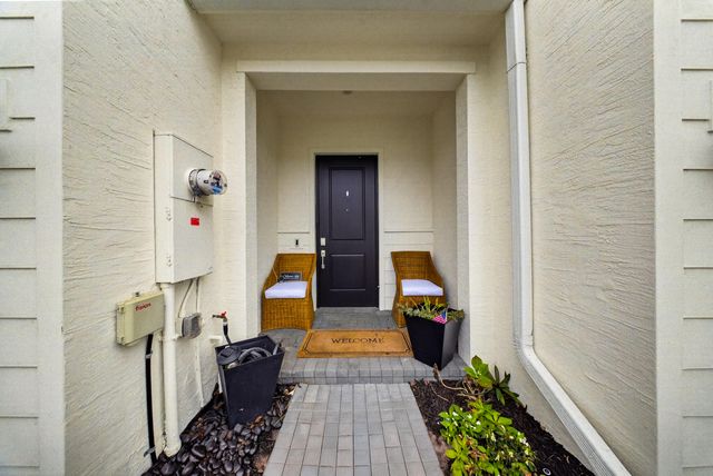 656 SE Lake Falls Street, Port St. Lucie, Port St Lucie, FL 34984