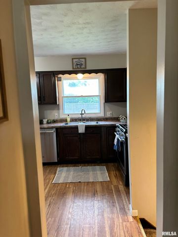 810 PROGRESS Street, Metamora, IL 61548