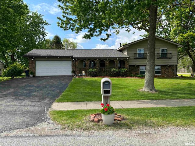 810 PROGRESS Street, Metamora, IL 61548