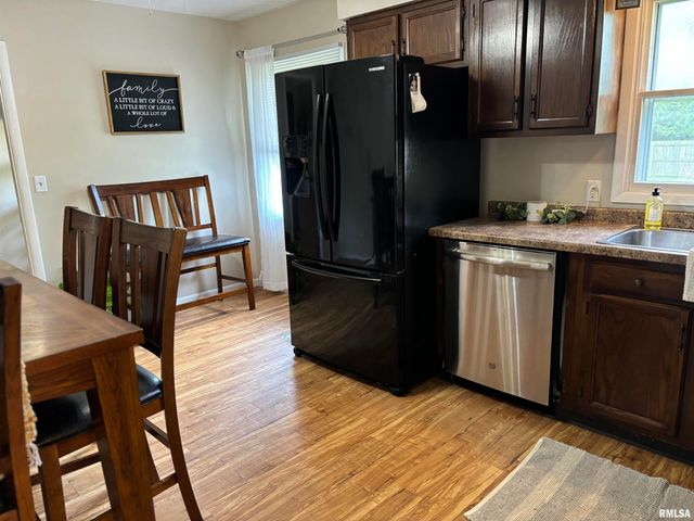 810 PROGRESS Street, Metamora, IL 61548