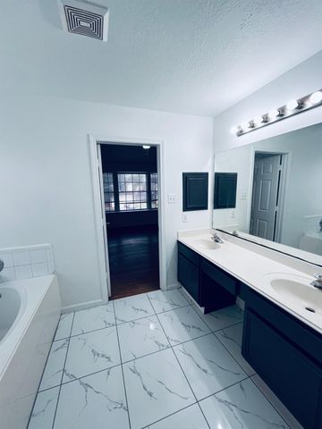 2206 Laurel Oak Drive, Missouri City, TX 77489