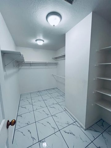 2206 Laurel Oak Drive, Missouri City, TX 77489