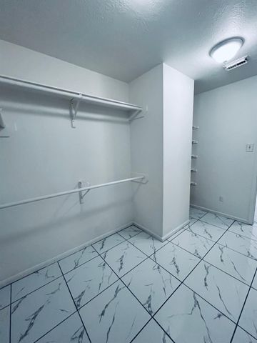 2206 Laurel Oak Drive, Missouri City, TX 77489