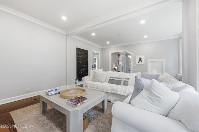 2750 ST JOHNS Avenue, Jacksonville, FL 32205