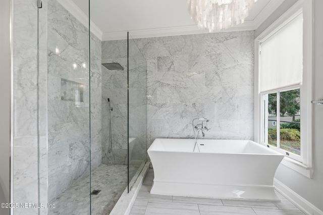 2750 ST JOHNS Avenue, Jacksonville, FL 32205