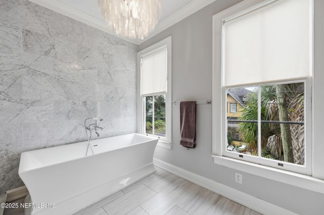 2750 ST JOHNS Avenue, Jacksonville, FL 32205