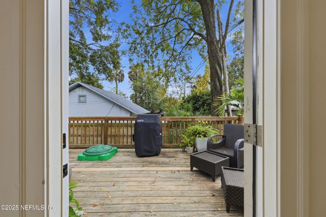 2750 ST JOHNS Avenue, Jacksonville, FL 32205