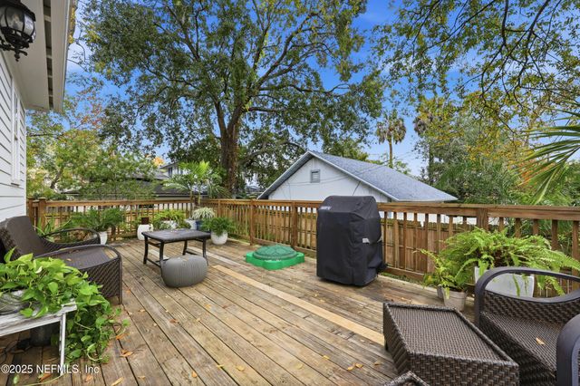 2750 ST JOHNS Avenue, Jacksonville, FL 32205