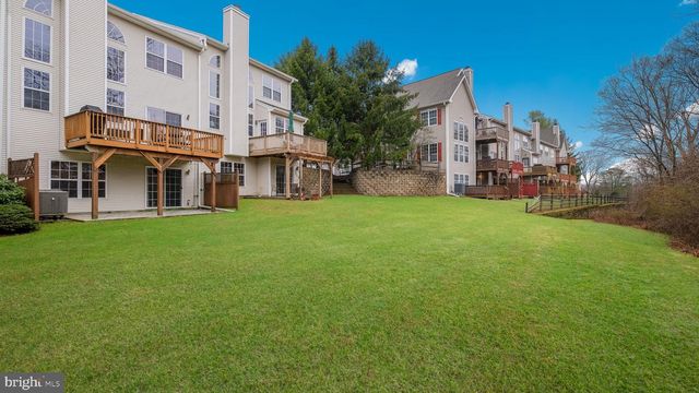 12 HERITAGE HILLS DRIVE, Washington Crossing, PA 18977