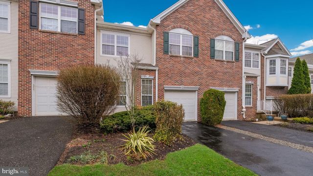 12 HERITAGE HILLS DRIVE, Washington Crossing, PA 18977