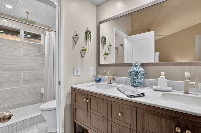 835 S Shanada Court, Anaheim, CA 92807