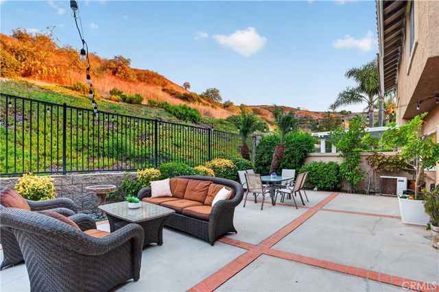 835 S Shanada Court, Anaheim, CA 92807
