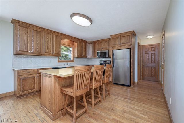 5950 Kentview Avenue NW, North Canton, OH 44720