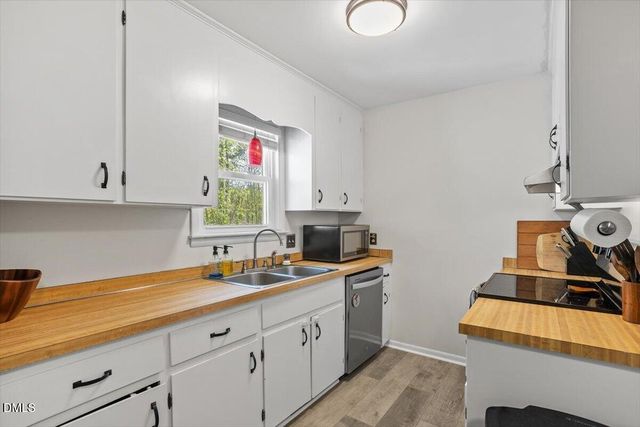 1201 Gatehouse Drive, Cary, NC 27511