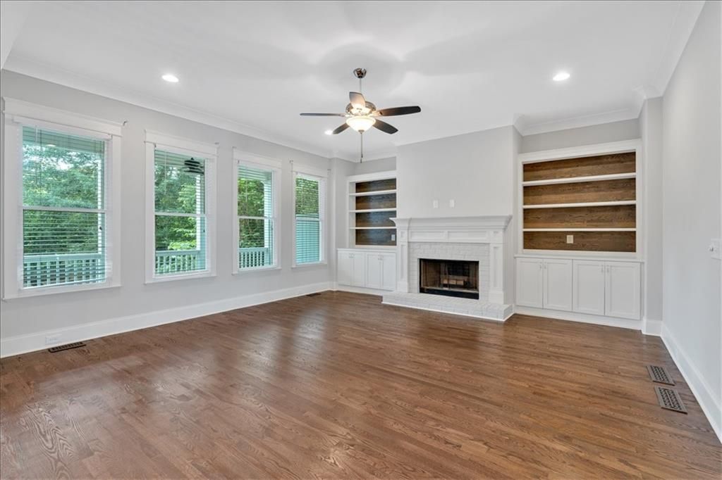 Image 23 of property listing at 1298 Windsor Parkway NE, Atlanta, GA 30319