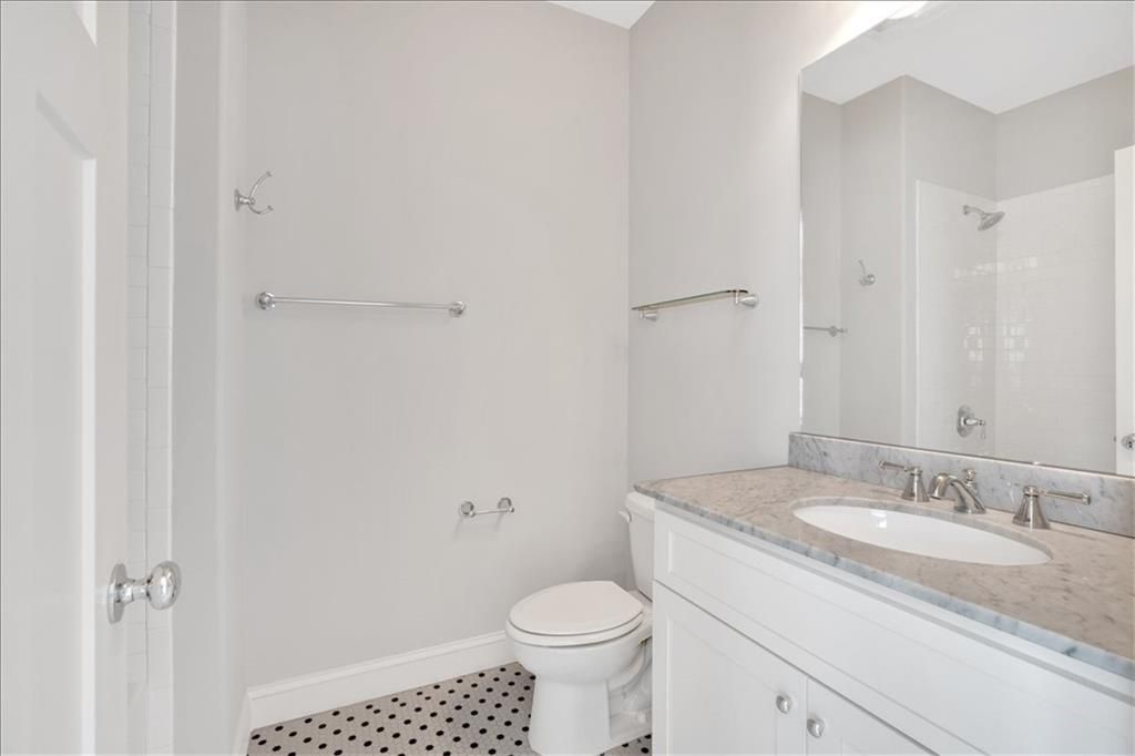 Image 40 of property listing at 1298 Windsor Parkway NE, Atlanta, GA 30319