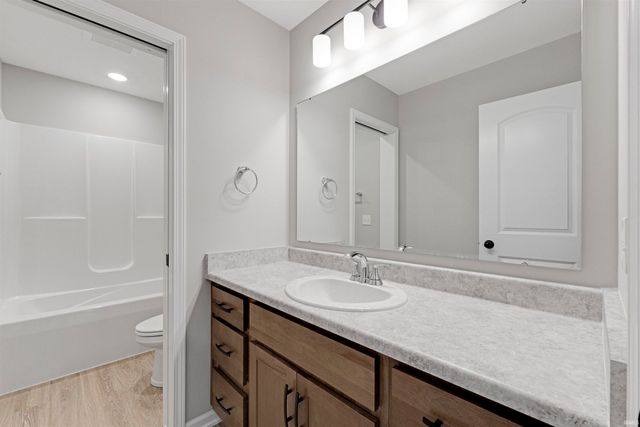 14848 Verona Lakes Passage, Fort Wayne, IN 46814