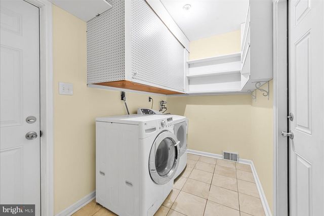 11152 POWDER HORN DR, Potomac, MD 20854