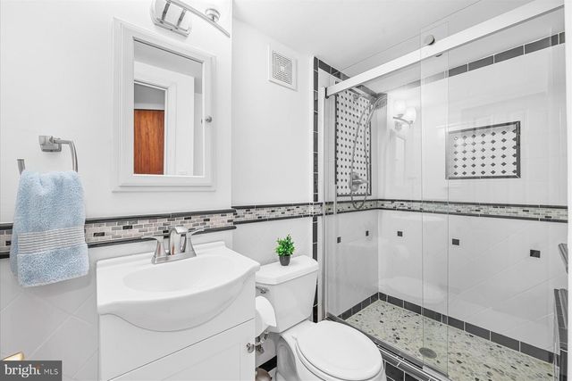 11152 POWDER HORN DR, Potomac, MD 20854