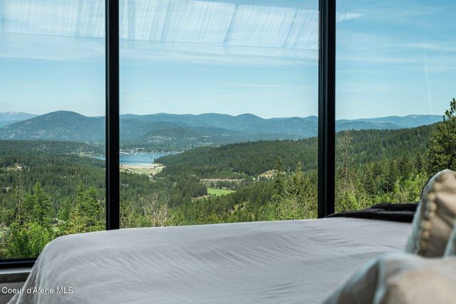 7801 W Eagle Ridge Rd, Coeur D'alene, ID 83814