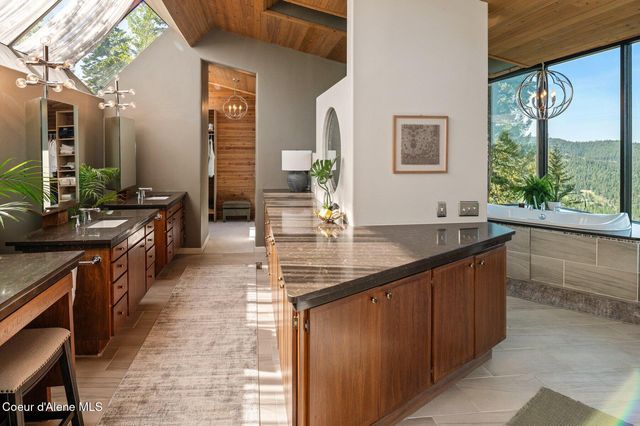 7801 W Eagle Ridge Rd, Coeur D'alene, ID 83814