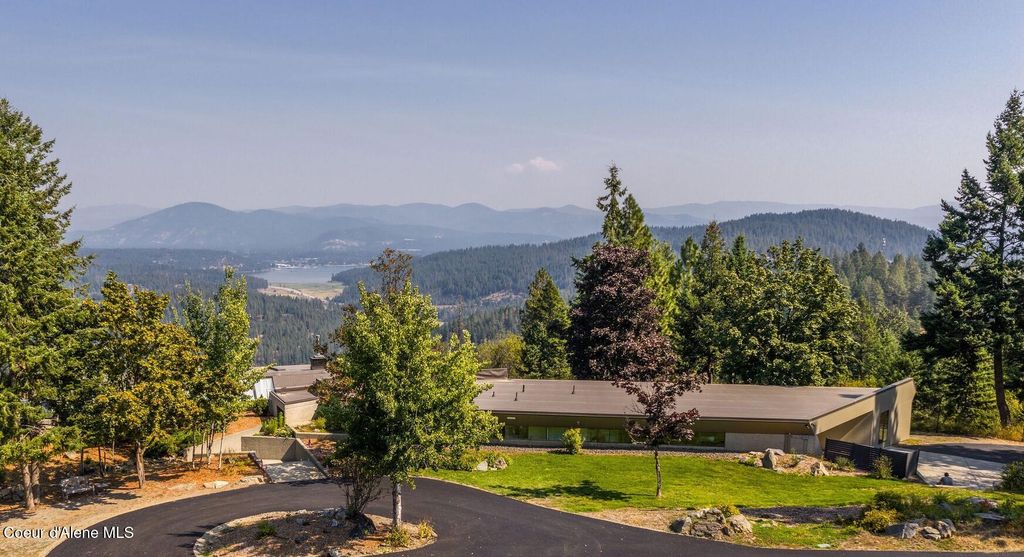 7801 W Eagle Ridge Rd, Coeur d'Alene, ID 83814