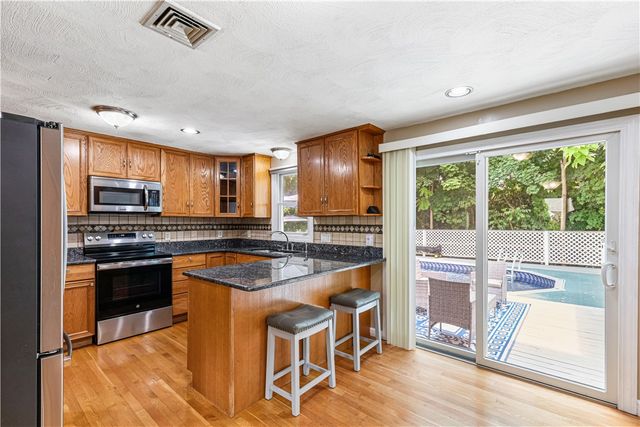 8 Palmer Street, Smithfield, RI 02828