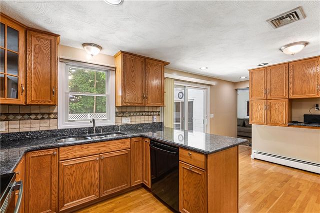 8 Palmer Street, Smithfield, RI 02828