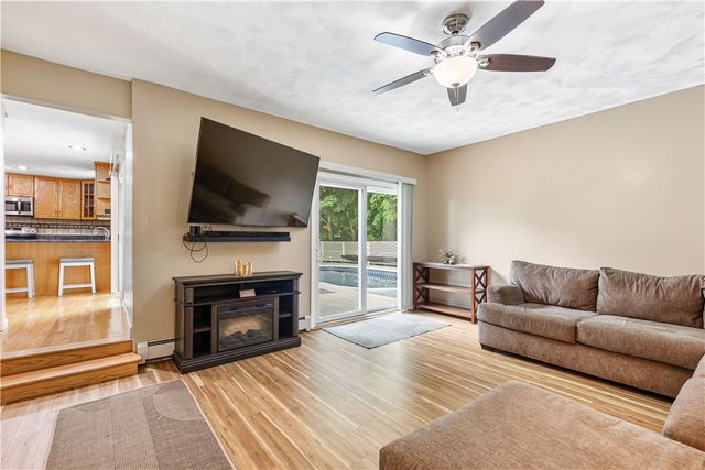 8 Palmer Street, Smithfield, RI 02828