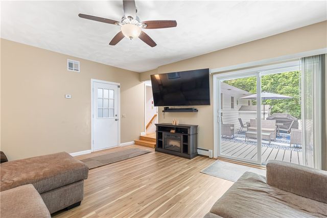 8 Palmer Street, Smithfield, RI 02828