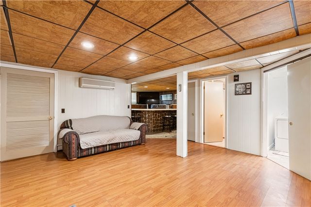 8 Palmer Street, Smithfield, RI 02828